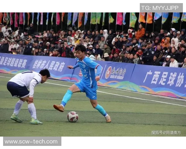 足球雪豹勇闯赛场展现激情与团结的精神之旅